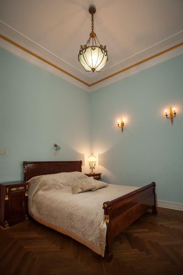 Filip'S Palace Luxurious Apartment ลูบลิยานา ภายนอก รูปภาพ