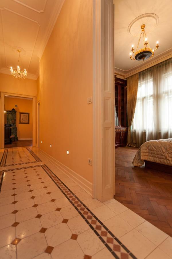 Filip'S Palace Luxurious Apartment ลูบลิยานา ภายนอก รูปภาพ