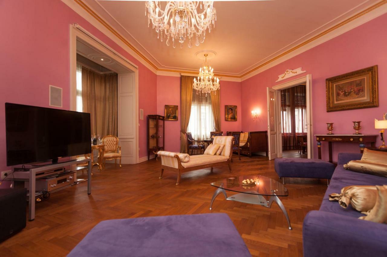 Filip'S Palace Luxurious Apartment ลูบลิยานา ภายนอก รูปภาพ