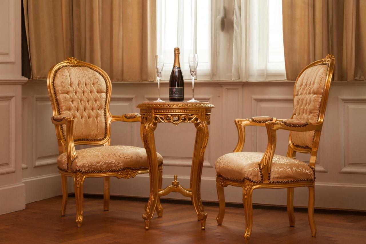 Filip'S Palace Luxurious Apartment ลูบลิยานา ภายนอก รูปภาพ
