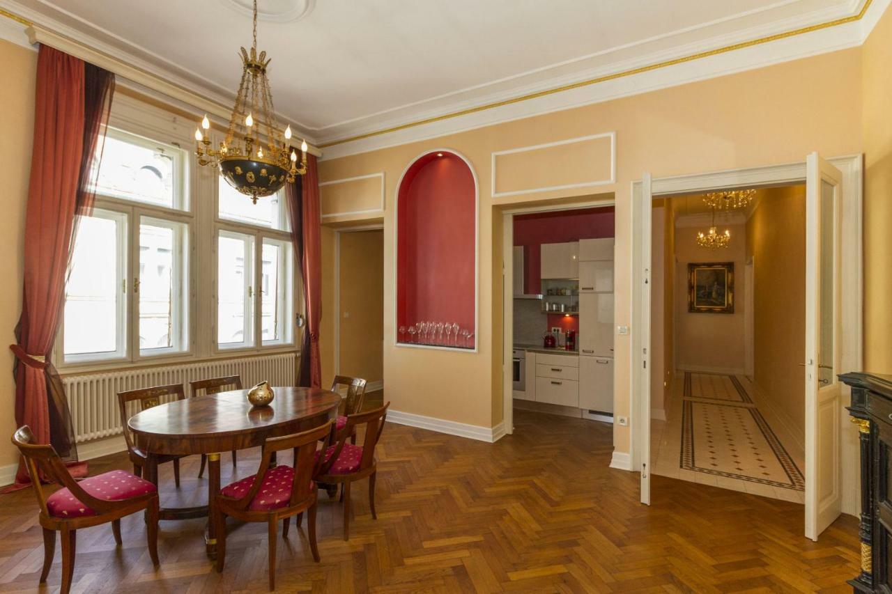 Filip'S Palace Luxurious Apartment ลูบลิยานา ภายนอก รูปภาพ