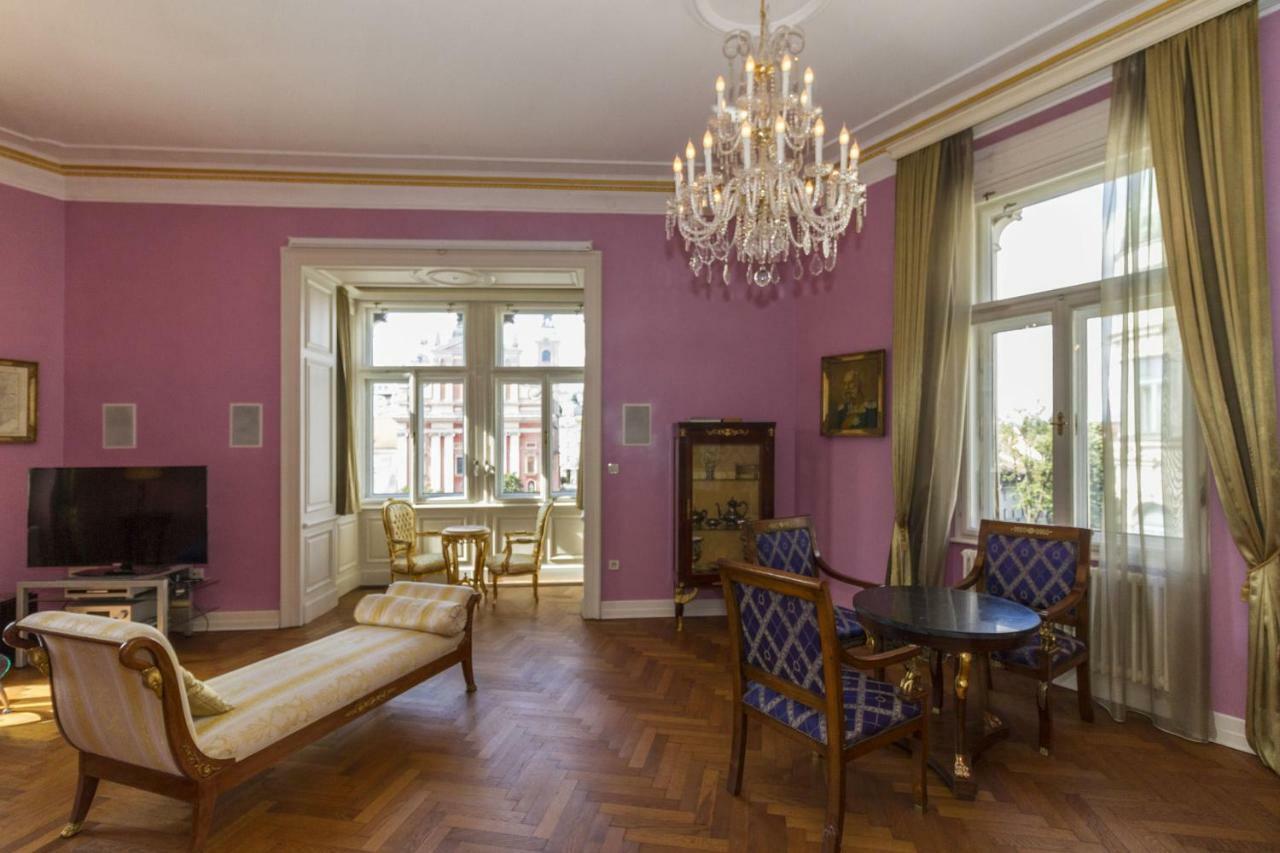 Filip'S Palace Luxurious Apartment ลูบลิยานา ภายนอก รูปภาพ