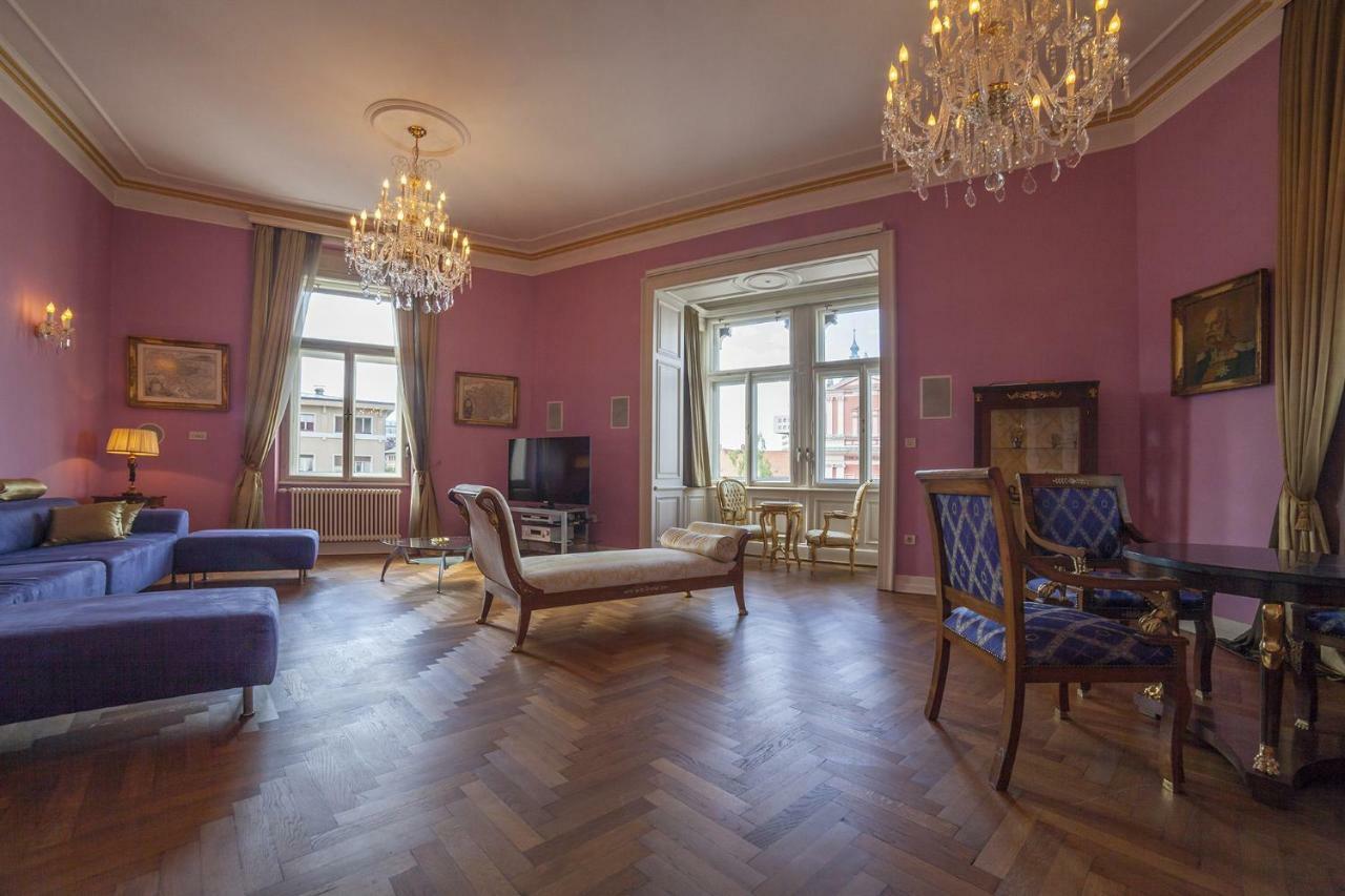Filip'S Palace Luxurious Apartment ลูบลิยานา ภายนอก รูปภาพ