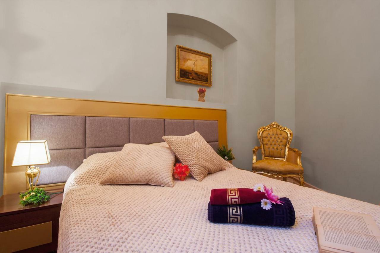 Filip'S Palace Luxurious Apartment ลูบลิยานา ภายนอก รูปภาพ